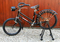 Antique Bicycles and Accessories / Antieke Fietsen & Toebehoren