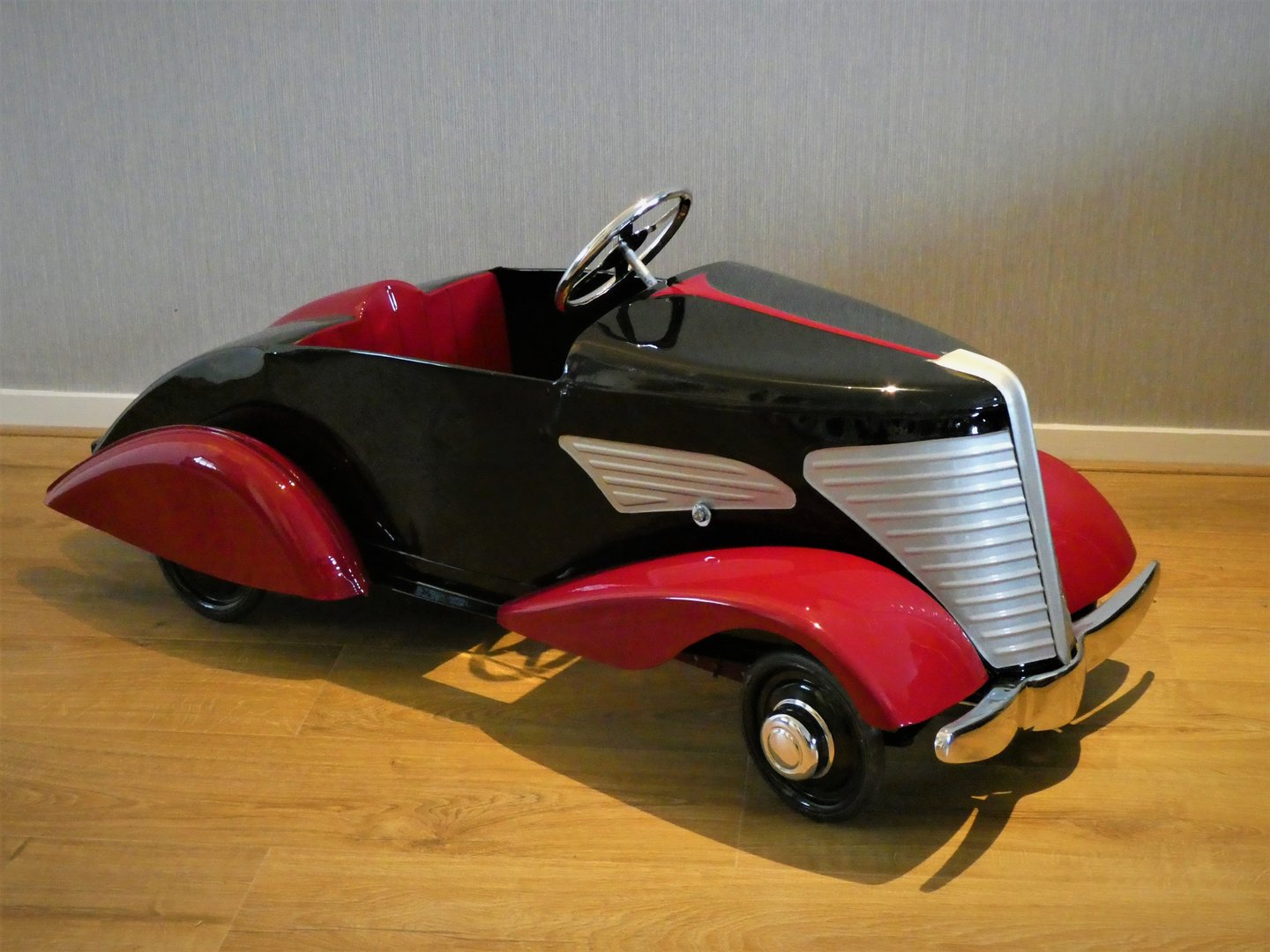 Pierre Guy (France) # 1938 "ROADSTER V8" trapauto / pedal-car / Tretauto